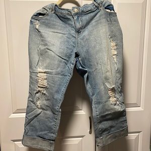 Torrid lace distress boyfriend capris